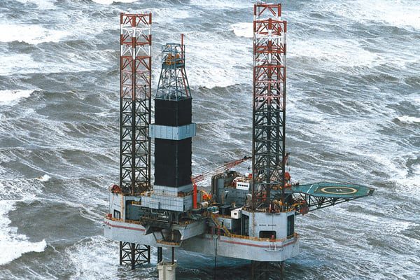 Windshielding for offshore oil rigs